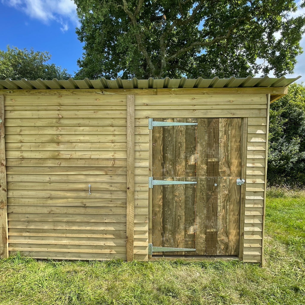 A stable showing the full size stable door 