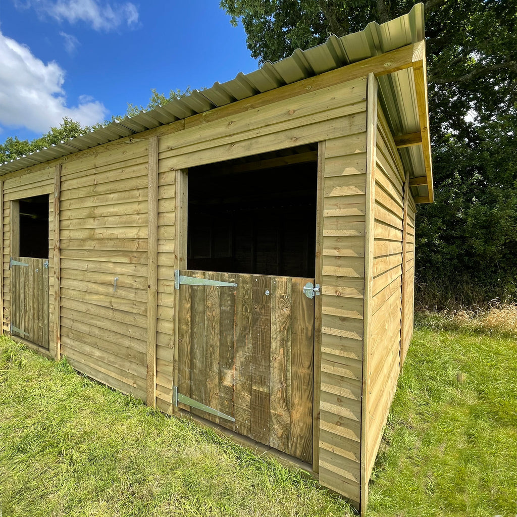 Stable 3.8m Deep x 7.2m Wide corner view 